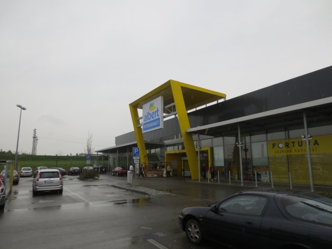 Albert hypermarket Třebíč